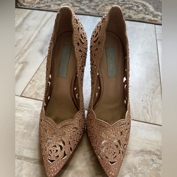 BETSEY JOHNSON Elsa Rose Gold Rhinestone bridal heels: Size 7 - Picture 4 of 12
